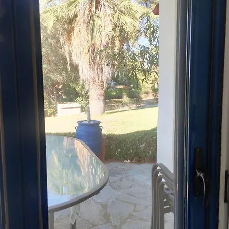 Blue House Палиури